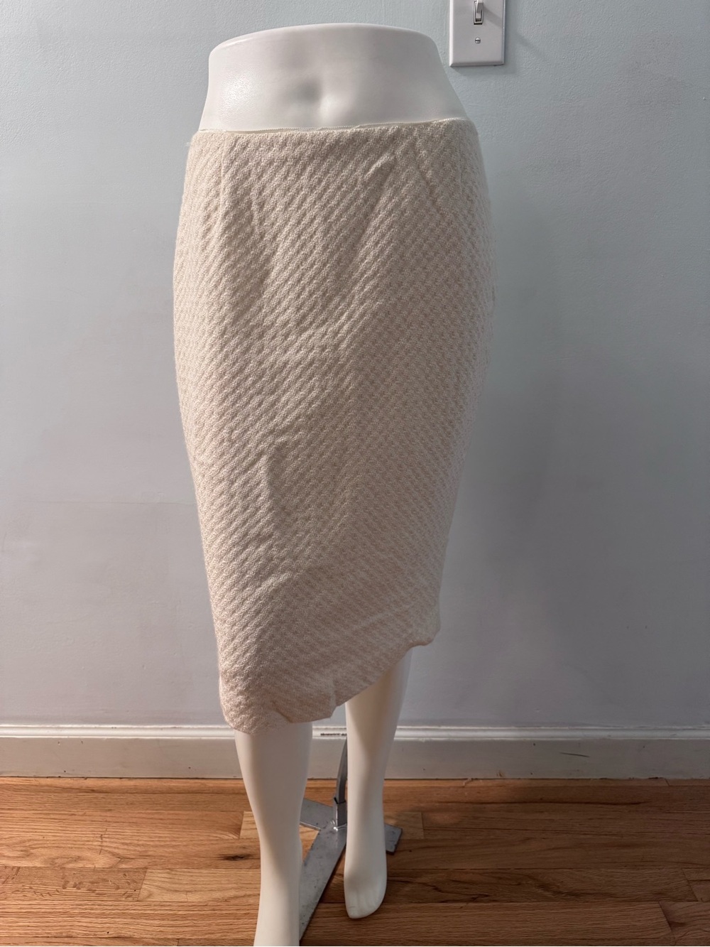 Tahari Cream Textured Pencil Skirt